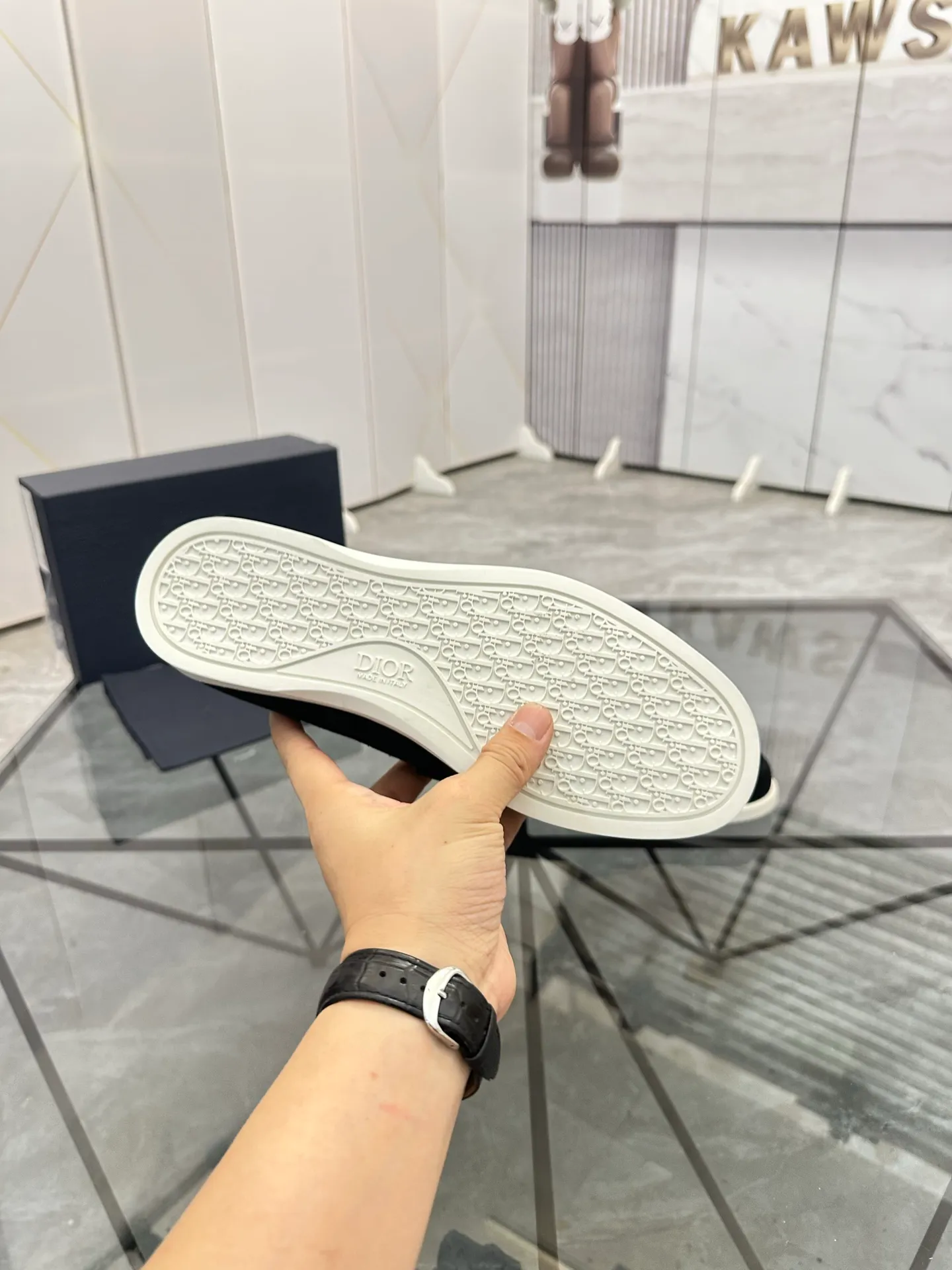 Selling men's shoes 💰: 💰P440¥ Product trademark: Dio* "Dior*" slip-on shoes Regular size: 39-44 (can be customized to 45.46) Product materials: imported nubuck leather upper, cowhide lining, original outsole. Number: 628